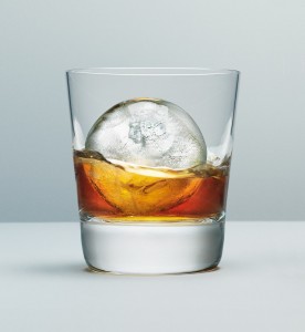 the-macallan-ice-ball-serve-3-low-res
