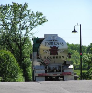 four-roses-truck