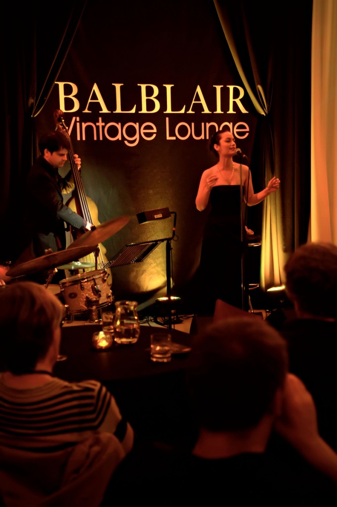 Niki King performing in the lounge