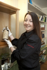 Georgie Crawford securing the 1911 bottle