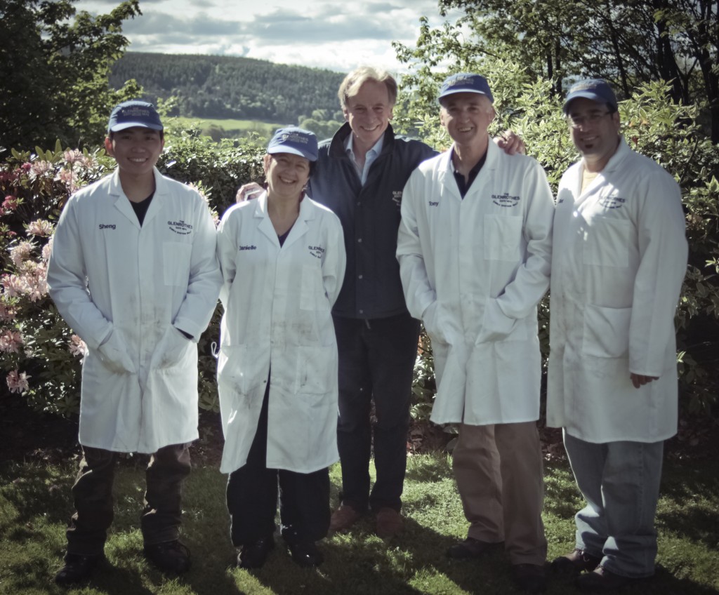 whisky-makers-with-ronnie