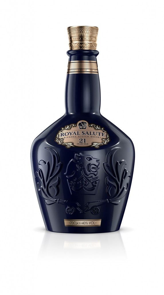 Royal Salute 21 YO bottle shot_sapphire