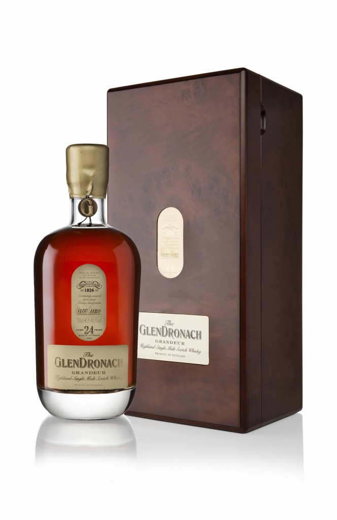 GlenDronach_Grandeur_24YO_Batch_6_infront_of_box_LR