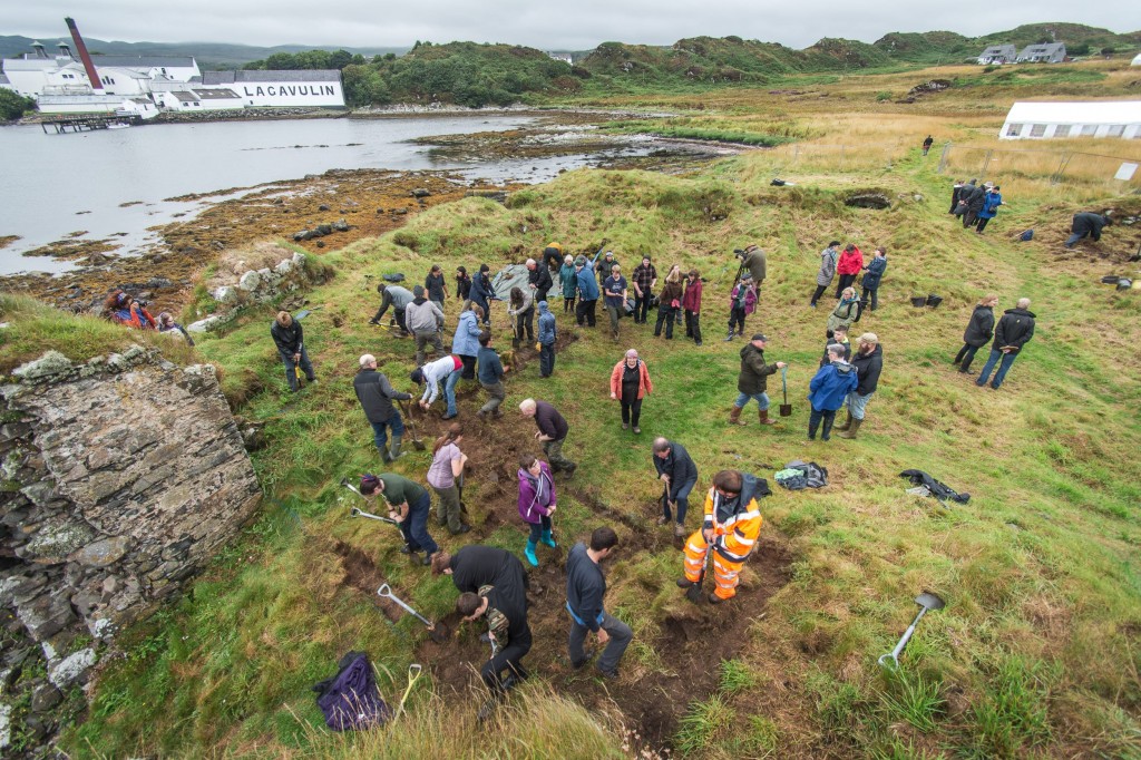 Excavation at Dunyvaig Castle-min
