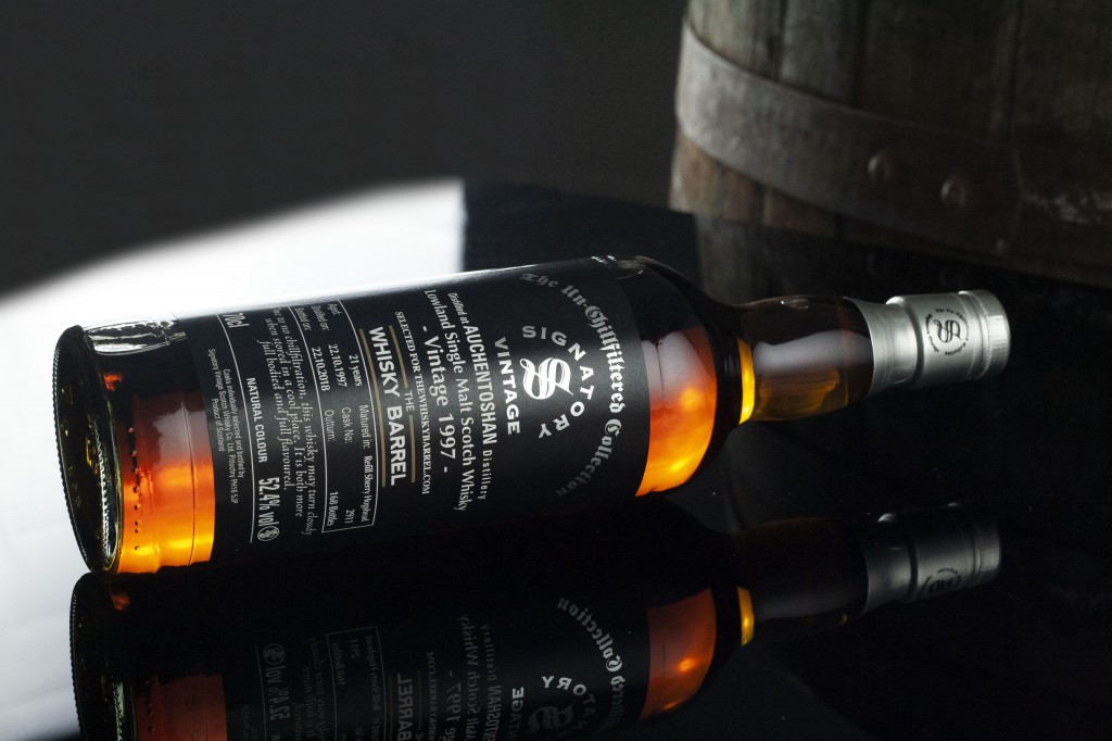 Auchentoshan-21-Year-Old-1997-Signatory-Exclusive side